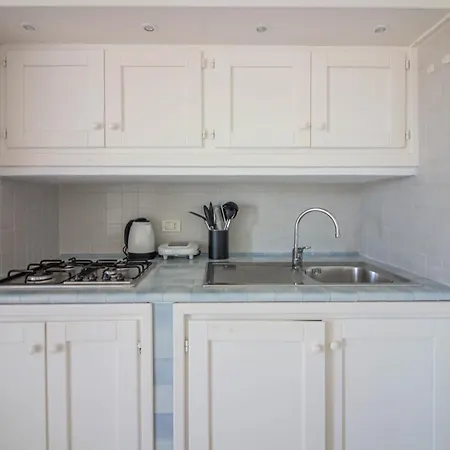 Guesthost - Cozy Open-plan In Sardinia Коста-Кораллина