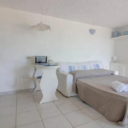 Guesthost - Cozy Open-plan In Sardinia *