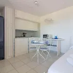 Guesthost - Cozy Open-plan In Sardinia شقة *