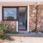 Guesthost - Cozy Open-plan In Sardinia *