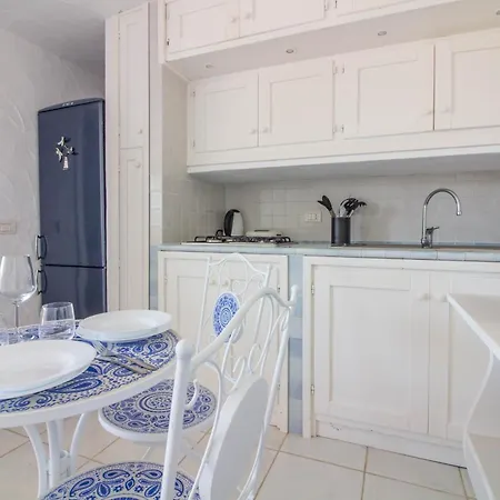 Guesthost - Cozy Open-plan In Sardinia * Costa Corallina