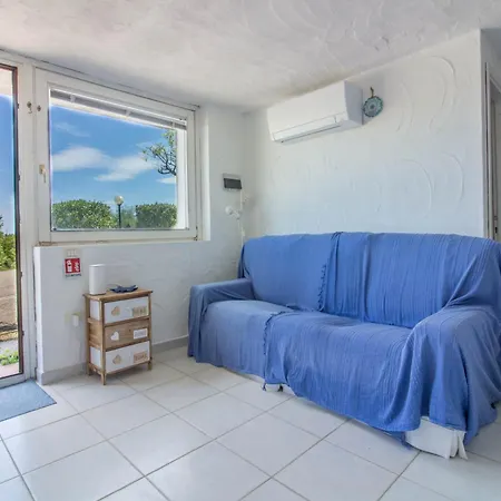 Guesthost - Cozy Open-plan In Sardinia *