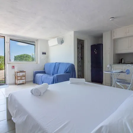 Guesthost - Cozy Open-plan In Sardinia Appartement *