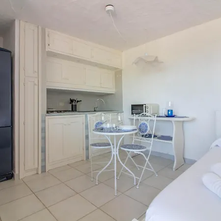 Guesthost - Cozy Open-plan In Sardinia Appartement *