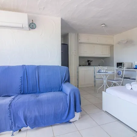 Guesthost - Cozy Open-plan In Sardinia Appartement Costa Corallina