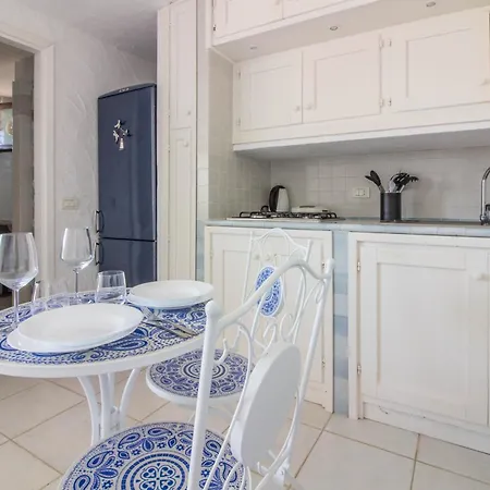 Guesthost - Cozy Open-plan In Sardinia Appartement Costa Corallina
